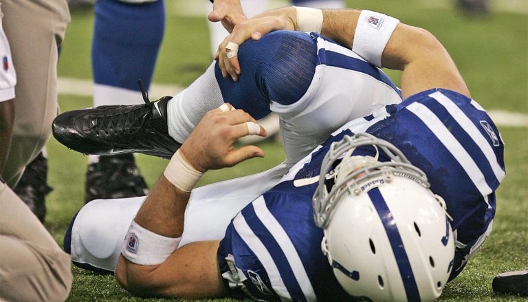 nfl-players-knee-injury-1600.jpg