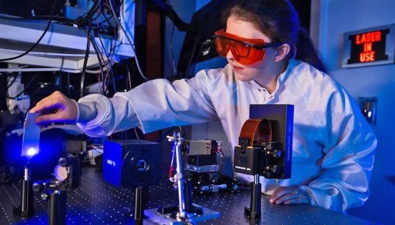 soft-robot-arm-lasers-1600.jpg